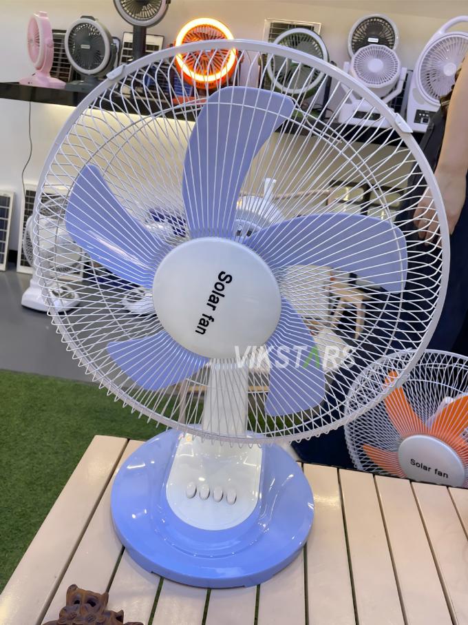 Do kempingu Awaryjny Wentylator Stołowy Zasilany Energią Słoneczną 16 Cali Oszczędność Energii Z Żarówkami 12