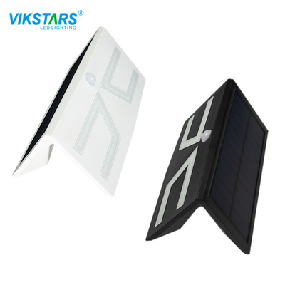 Courtyard DC 3.2V Zasilany energią słoneczną kinkiet LED 4szt RGB IP65 6000K